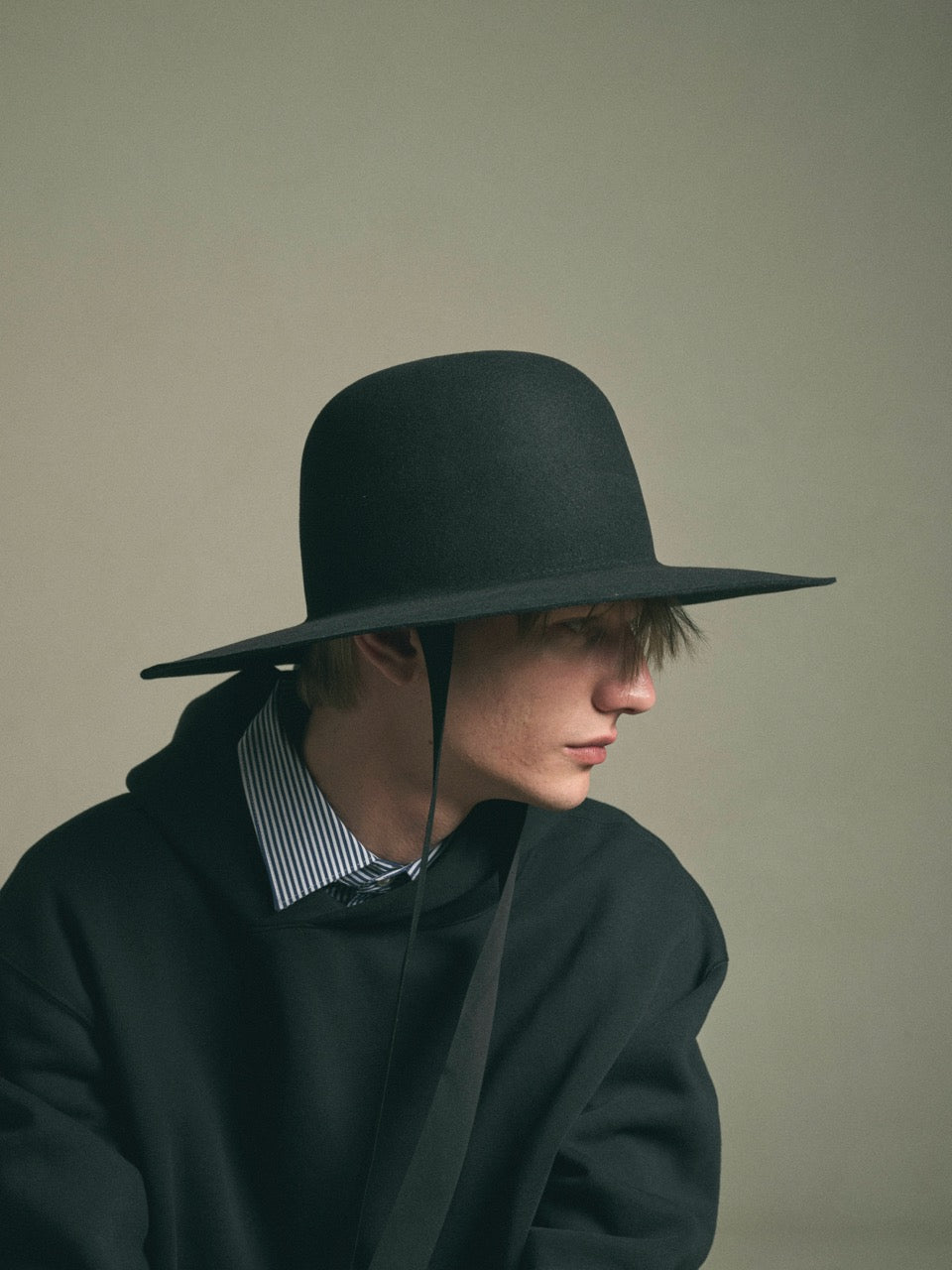 JOHAN - black