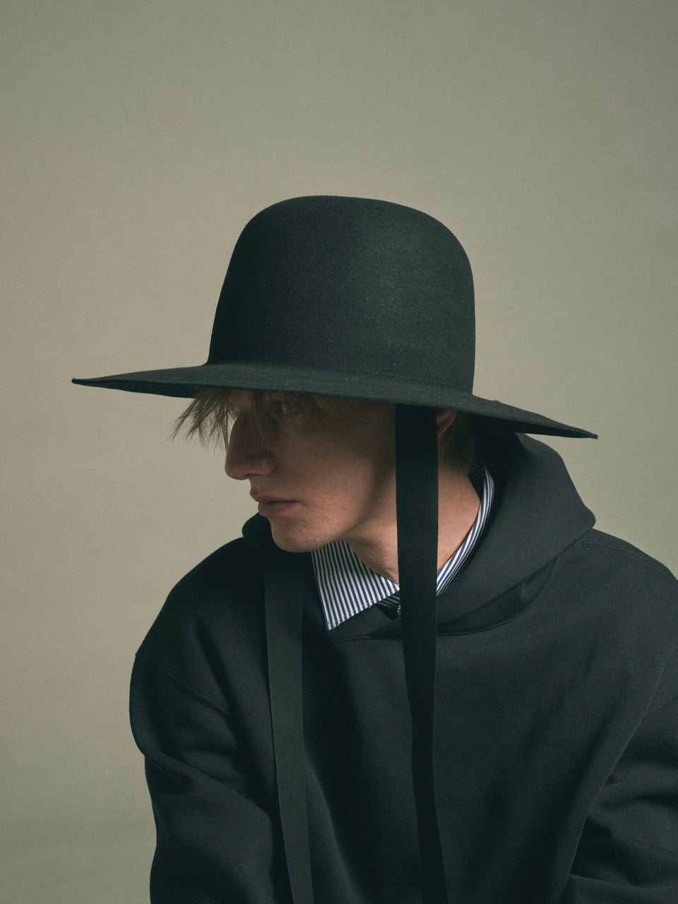 JOHAN - black