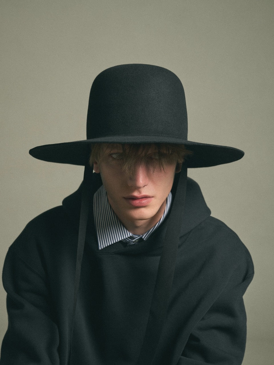 JOHAN - black