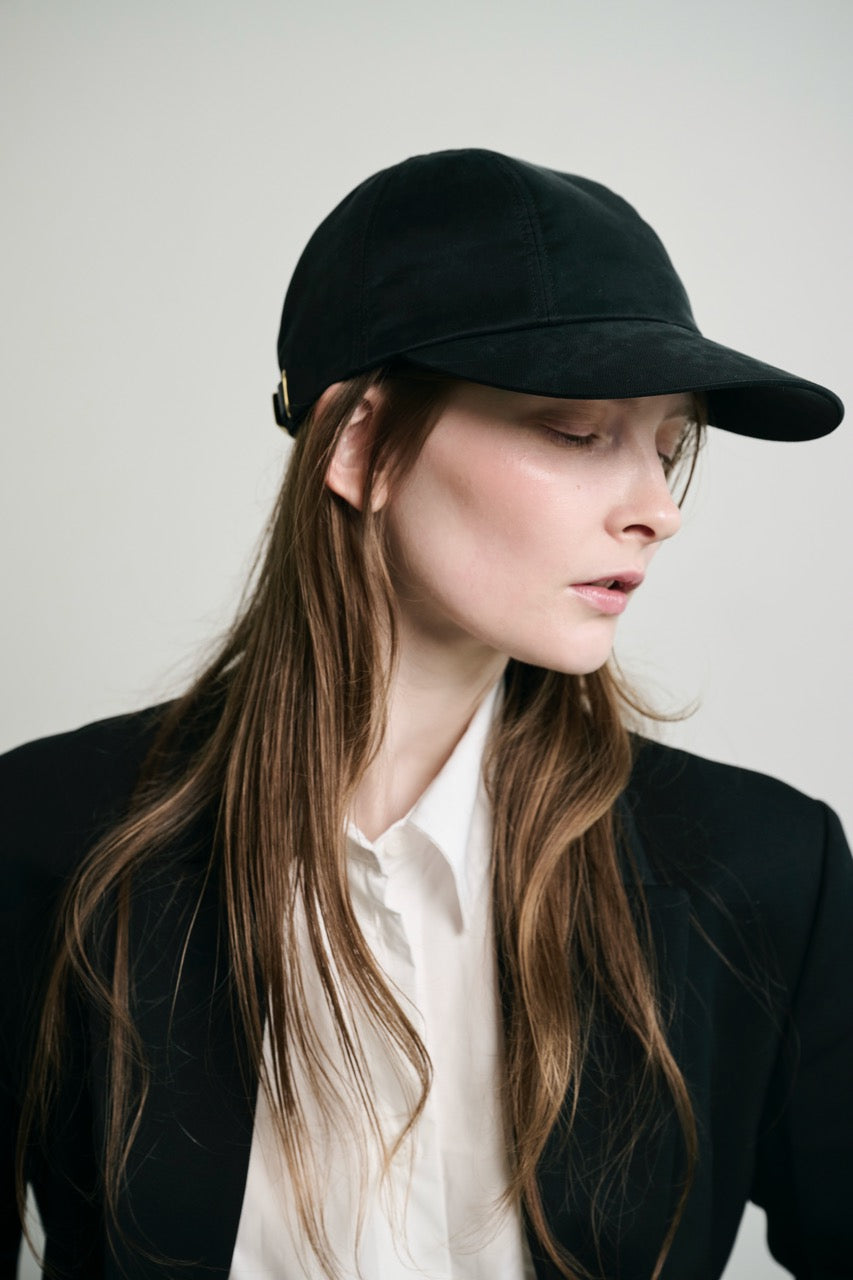 IRIS - Black